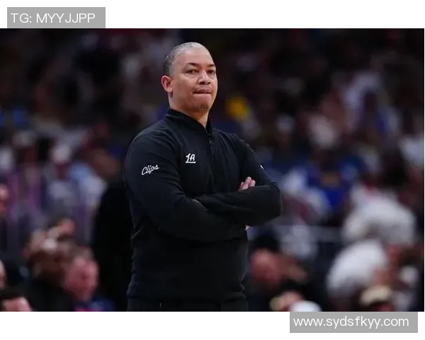 卢谈上半场防守问题我们对对手缺乏重视和专注力导致失利