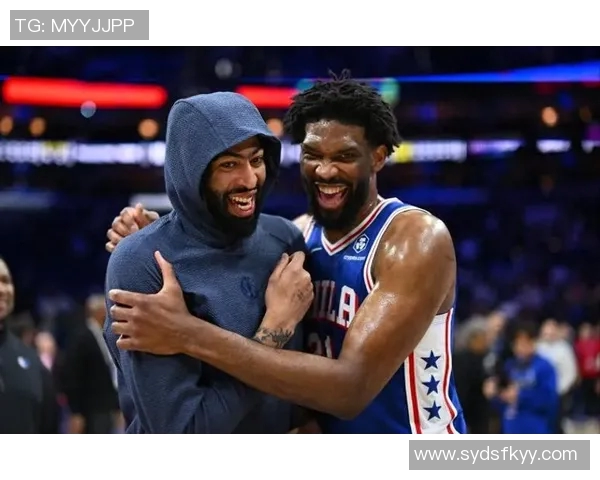 浓眉称赞弗拉格天赋出众将负责防守KD和巴特勒等顶尖侧翼球员 浓眉称赞弗拉格天赋出众将负责防守KD和巴特勒等顶尖侧翼球员