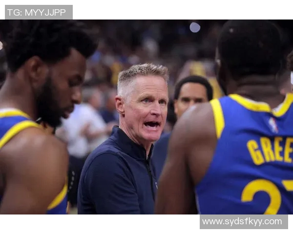 科尔强调季前赛首战湖人将采用深度轮换策略确保球员体能不被过度消耗