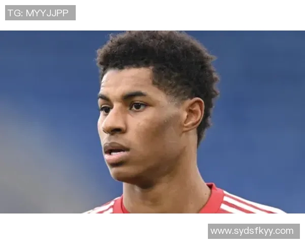 媒体人分析亨德森与小杨配合前景期待未来传球次数增加