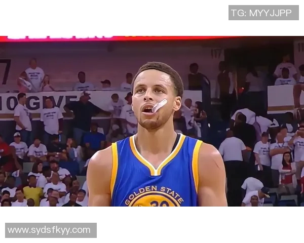 浓眉首节表现稳健6分4板1助助力球队中规中矩展现实力 浓眉首节表现稳健6分4板1助助力球队中规中矩展现实力