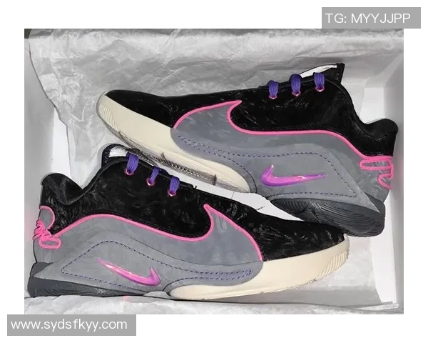 詹姆斯训练强度持续提升尚未完全恢复状态Shams重申球队信心不减 詹姆斯训练强度持续提升尚未完全恢复状态Shams重申球队信心不减