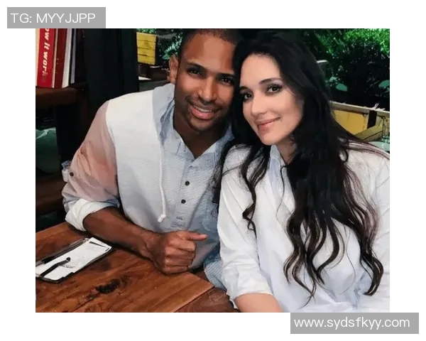 霍福德的妻子：多米尼加首位环球小姐身高188才貌双全令人艳羡