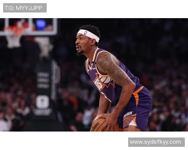 快船官方确认比尔因背部不适明日对阵开拓者出战存疑