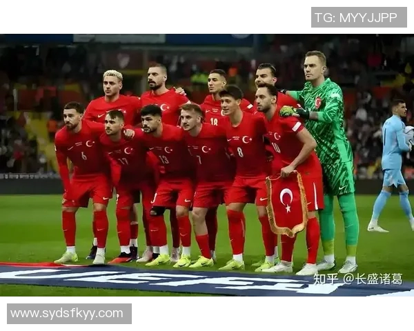 土耳其足球队在世预赛中以6比1狂胜保加利亚伊尔迪兹双响居莱尔贡献进球与助攻 土耳其足球队在世预赛中以6比1狂胜保加利亚伊尔迪兹双响居莱尔贡献进球与助攻