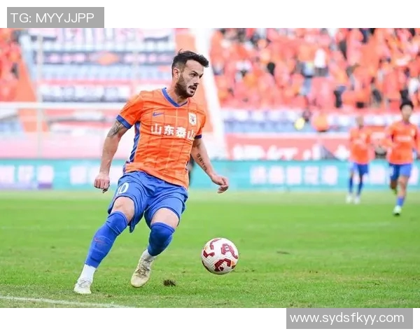 瓦科双响再创佳绩赛季27球追平法比奥展现超强实力 瓦科双响再创佳绩赛季27球追平法比奥展现超强实力