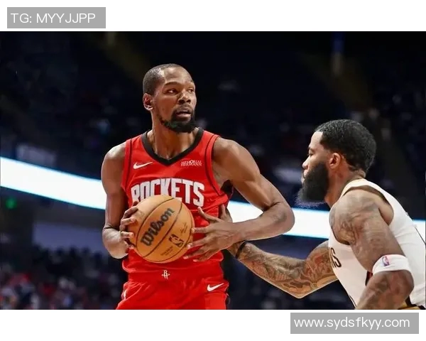 谢泼德分享与杜兰特的亲密互动强调团队适应性和自信心的提升 谢泼德分享与杜兰特的亲密互动强调团队适应性和自信心的提升