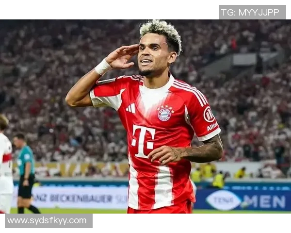 迪亚斯表现亮眼本场贡献1球2次成功过人评分高达74