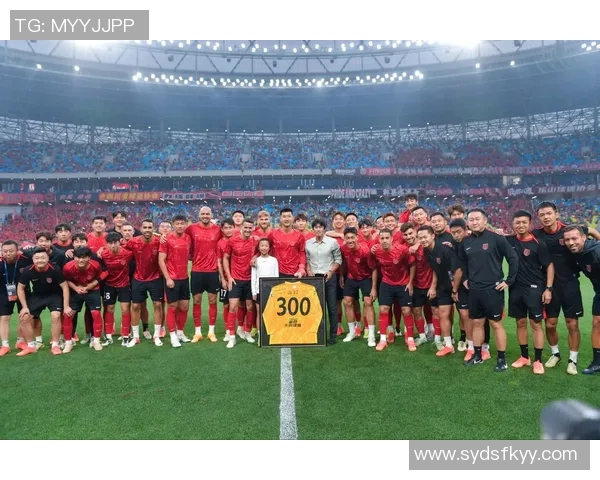 收官战首发感谢球迷一年来的支持与陪伴期待未来再相聚