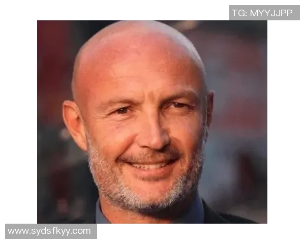 勒伯夫称罗塞尼尔具备激发球员潜力和调动积极性的独特能力 勒伯夫称罗塞尼尔具备激发球员潜力和调动积极性的独特能力