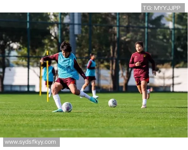 U16女足精英训练营深圳开营马晓旭娄佳惠加盟教练团队助力年轻球员成长