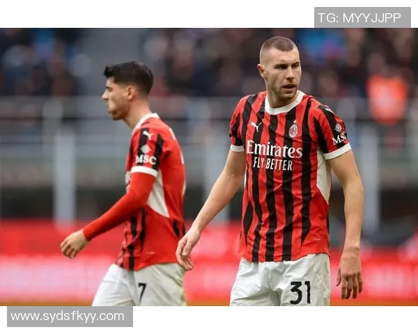 帕夫洛维奇伤愈复出重返米兰合练眉骨缝合9针的他状态回暖