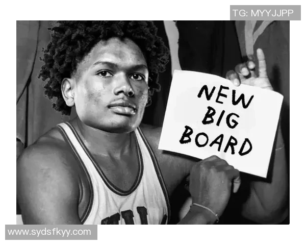 键盘侠新视角揭示阿门犯规真相期待火金季后赛抢七裁判应避免干扰比赛